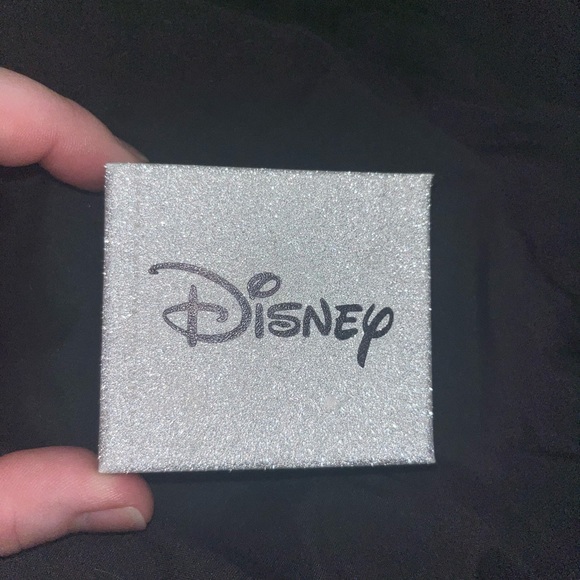 Disney Minnie earrings - Picture 2 of 3